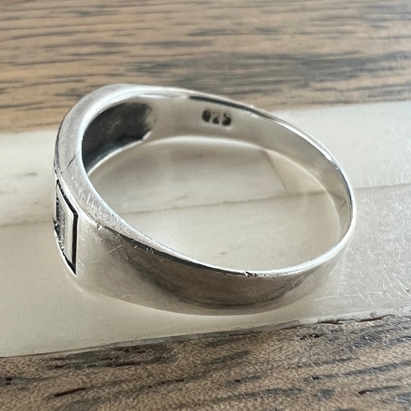 VINTAGE 925 STERLING SILVER RING - “LOVE” - SIZE 9 - RARE - Picture 2 of 6